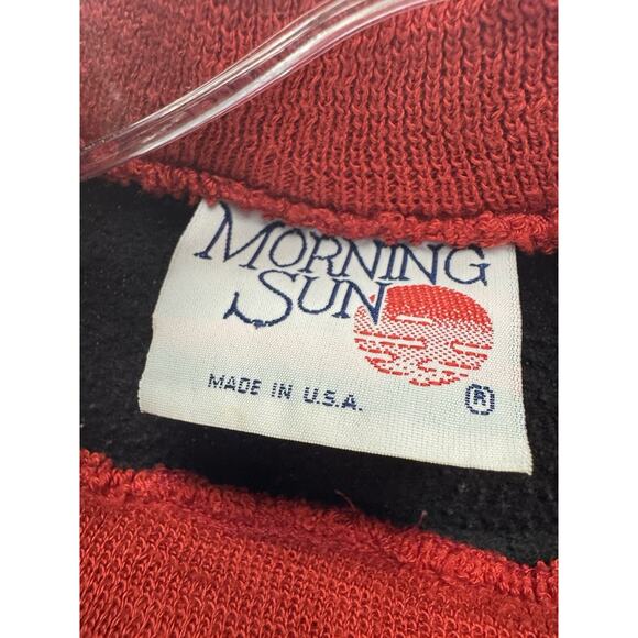 Vintage Morning Sun Black L Window Cardinals Winter Scene Red Crewneck Sweater - Picture 3 of 6